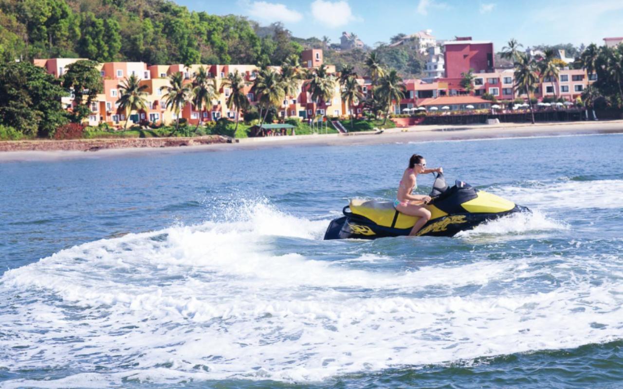 Taj Cidade De Goa Heritage, Goa Santa Cruz Экстерьер фото Jet skiing in Goa